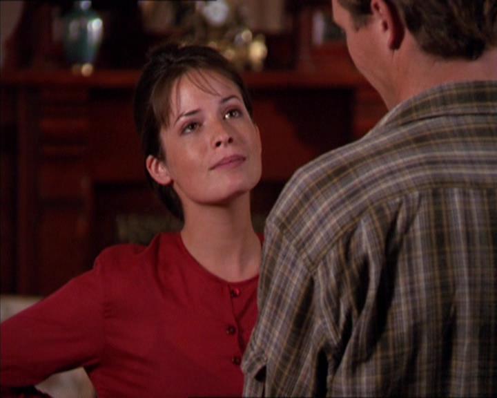 Charmed-Online_dot_net-2x02MoralityBites2345.jpg