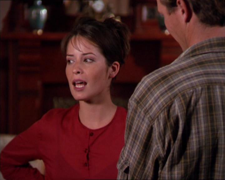 Charmed-Online_dot_net-2x02MoralityBites2346.jpg