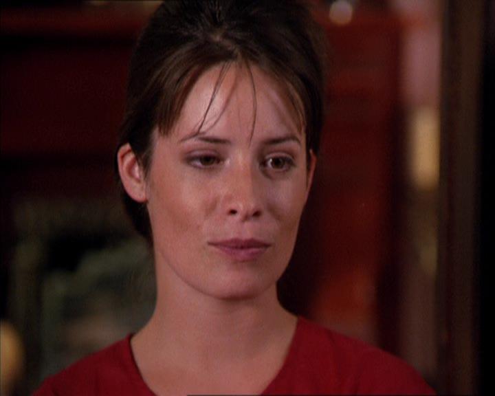 Charmed-Online_dot_net-2x02MoralityBites2359.jpg