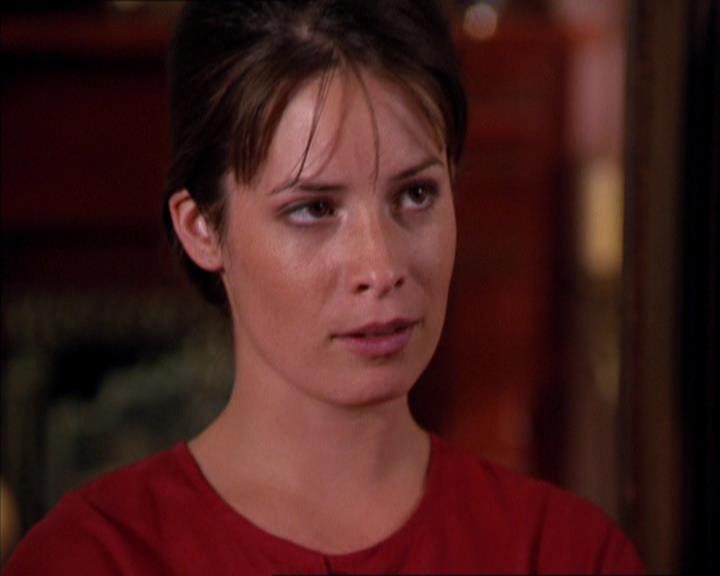 Charmed-Online_dot_net-2x02MoralityBites2360.jpg