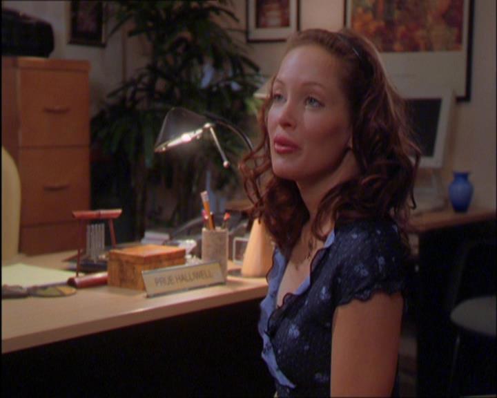 Charmed-Online_dot_net-2x03ThePaintedWorld0016.jpg