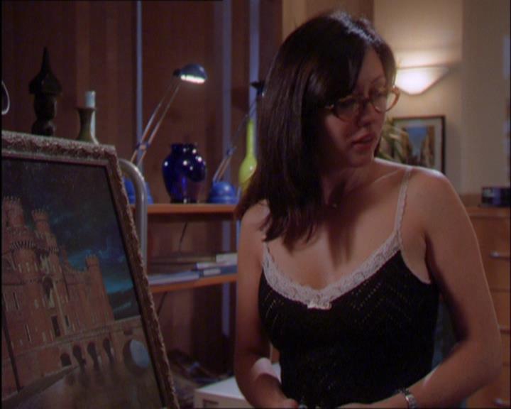 Charmed-Online_dot_net-2x03ThePaintedWorld0031.jpg