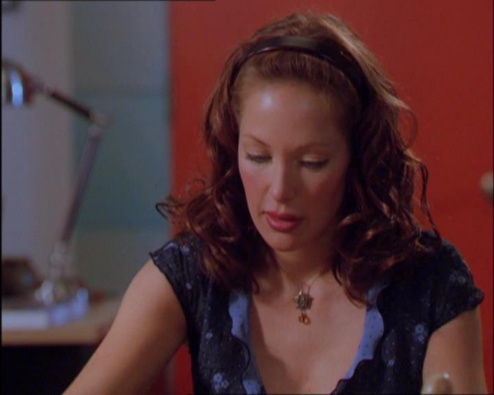 Charmed-Online_dot_net-2x03ThePaintedWorld0061.jpg