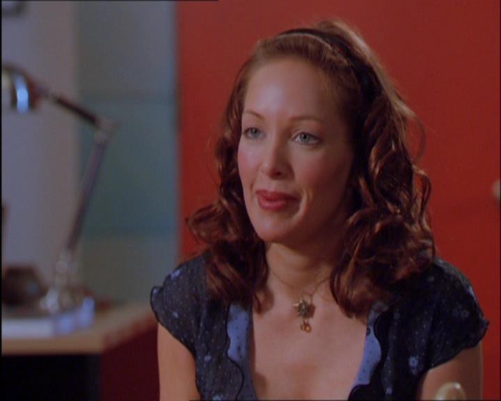 Charmed-Online_dot_net-2x03ThePaintedWorld0081.jpg