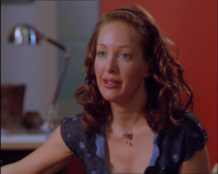 Charmed-Online_dot_net-2x03ThePaintedWorld0084.jpg