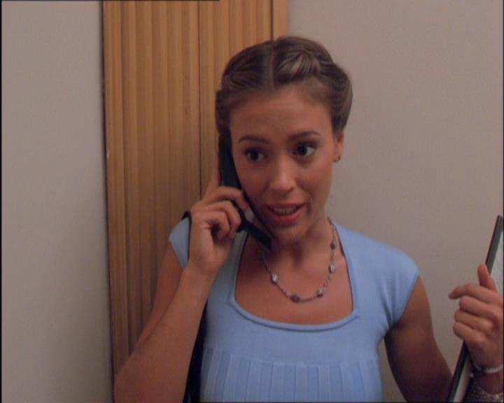 Charmed-Online_dot_net-2x03ThePaintedWorld0108.jpg