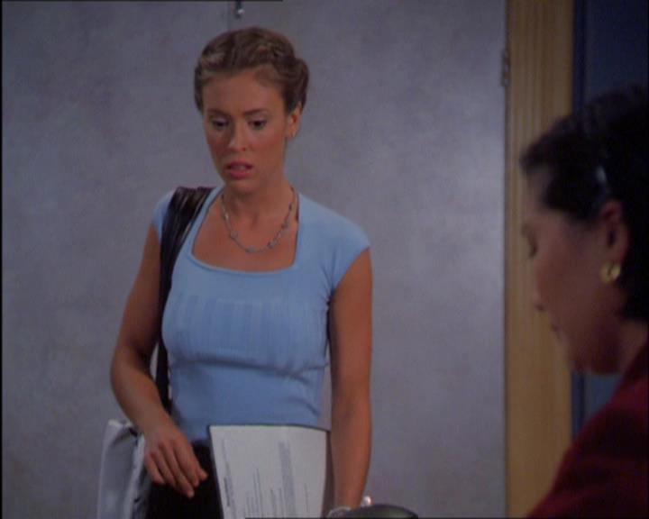 Charmed-Online_dot_net-2x03ThePaintedWorld0156.jpg
