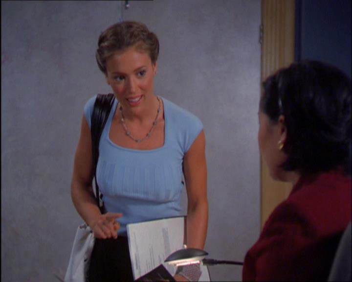 Charmed-Online_dot_net-2x03ThePaintedWorld0160.jpg