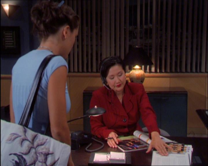 Charmed-Online_dot_net-2x03ThePaintedWorld0162.jpg