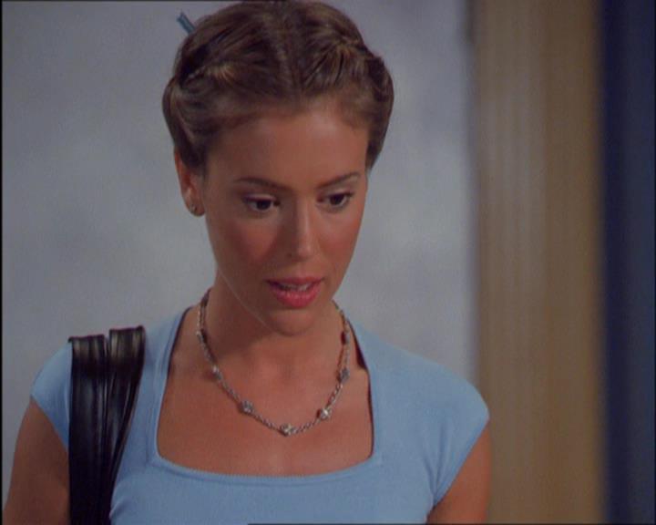 Charmed-Online_dot_net-2x03ThePaintedWorld0165.jpg
