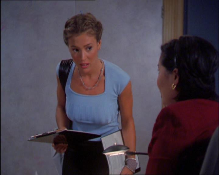 Charmed-Online_dot_net-2x03ThePaintedWorld0173.jpg