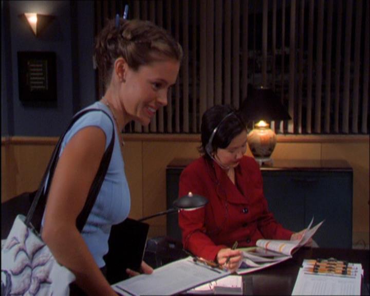 Charmed-Online_dot_net-2x03ThePaintedWorld0176.jpg