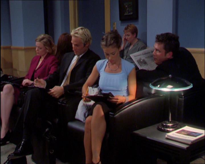 Charmed-Online_dot_net-2x03ThePaintedWorld0197.jpg