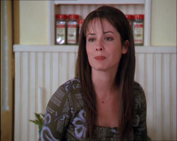 Charmed-Online_dot_net-2x03ThePaintedWorld0364.jpg