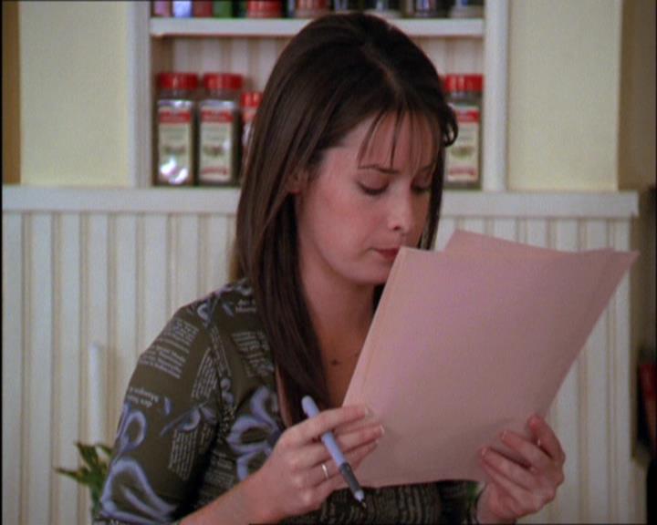Charmed-Online_dot_net-2x03ThePaintedWorld0403.jpg