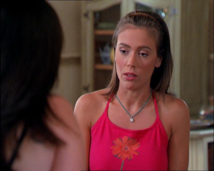 Charmed-Online_dot_net-2x03ThePaintedWorld0409.jpg