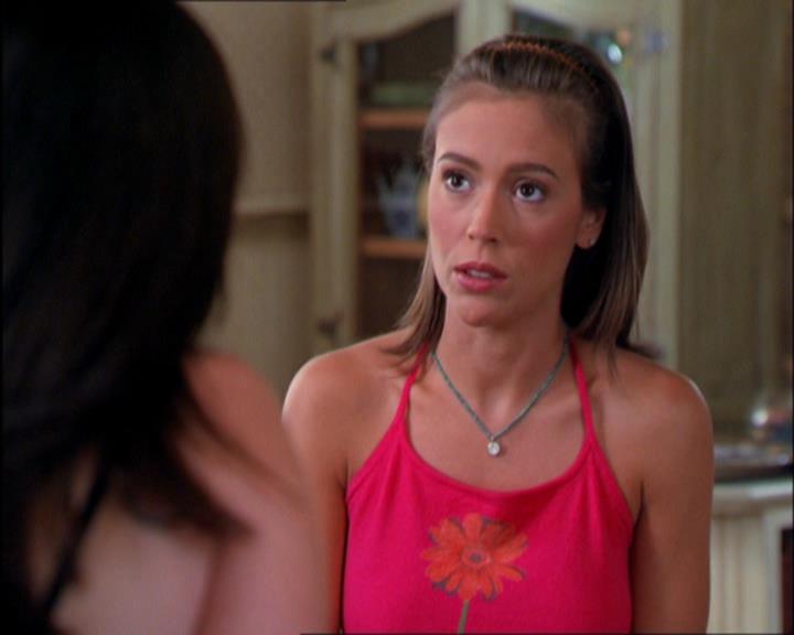 Charmed-Online_dot_net-2x03ThePaintedWorld0411.jpg