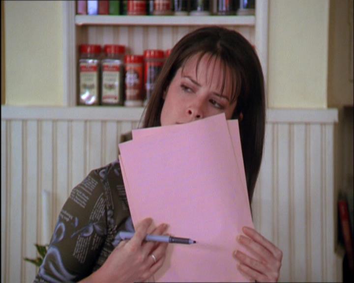 Charmed-Online_dot_net-2x03ThePaintedWorld0434.jpg