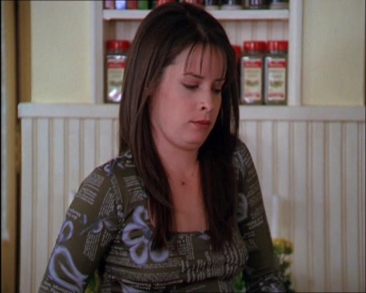 Charmed-Online_dot_net-2x03ThePaintedWorld0443.jpg