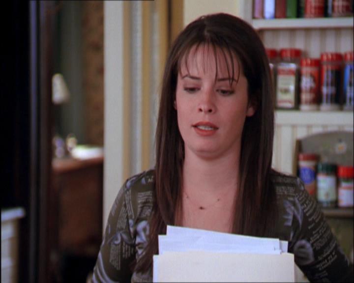 Charmed-Online_dot_net-2x03ThePaintedWorld0463.jpg
