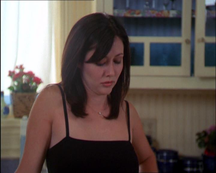 Charmed-Online_dot_net-2x03ThePaintedWorld0481.jpg