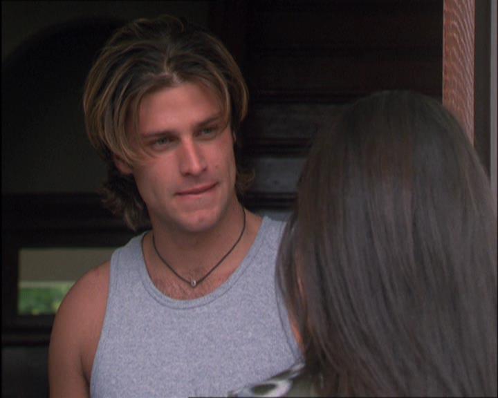 Charmed-Online_dot_net-2x03ThePaintedWorld0504.jpg