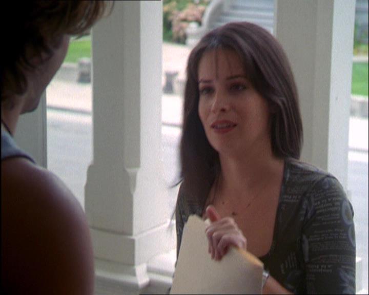 Charmed-Online_dot_net-2x03ThePaintedWorld0507.jpg