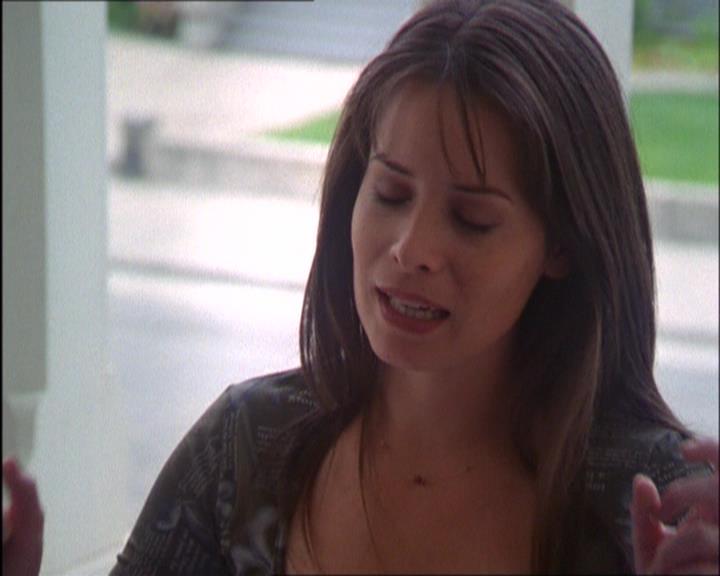 Charmed-Online_dot_net-2x03ThePaintedWorld0553.jpg