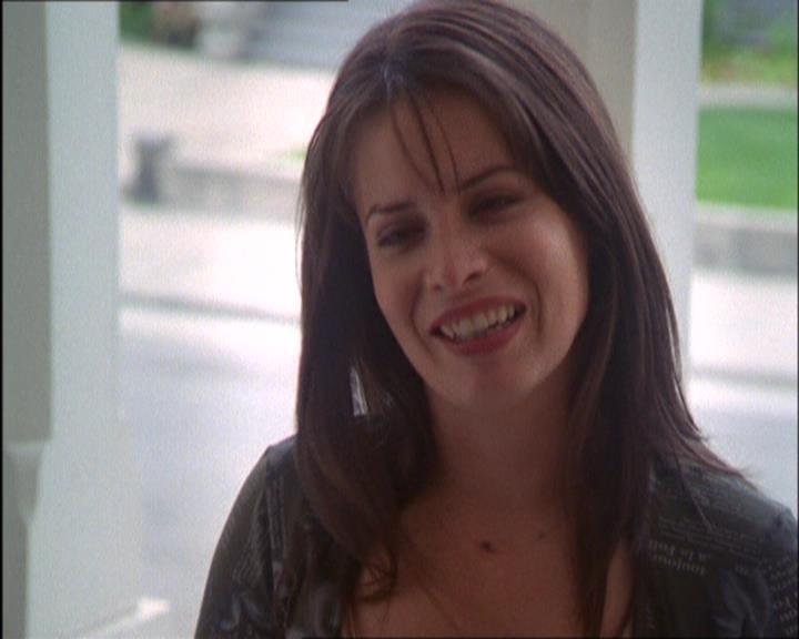 Charmed-Online_dot_net-2x03ThePaintedWorld0556.jpg