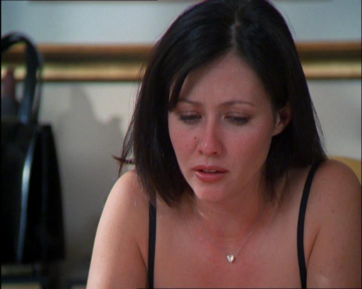 Charmed-Online_dot_net-2x03ThePaintedWorld0617.jpg