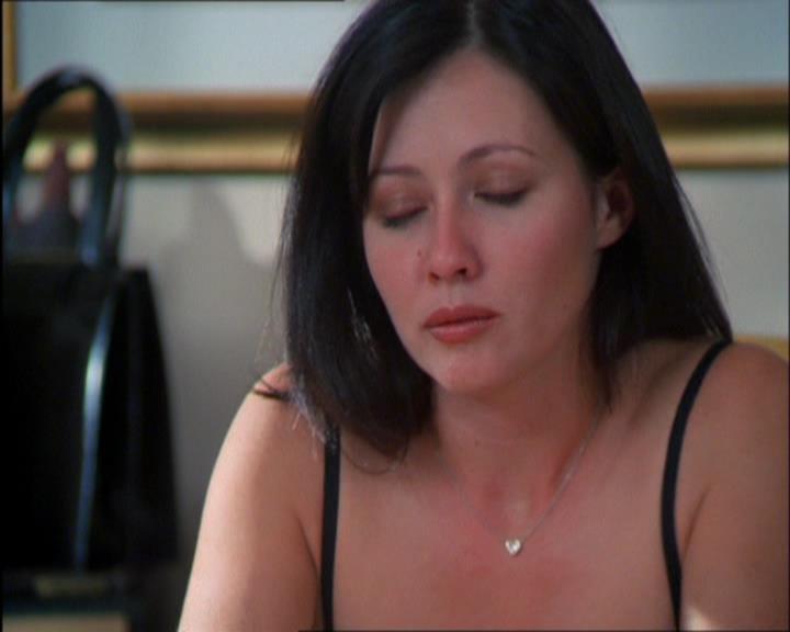 Charmed-Online_dot_net-2x03ThePaintedWorld0643.jpg