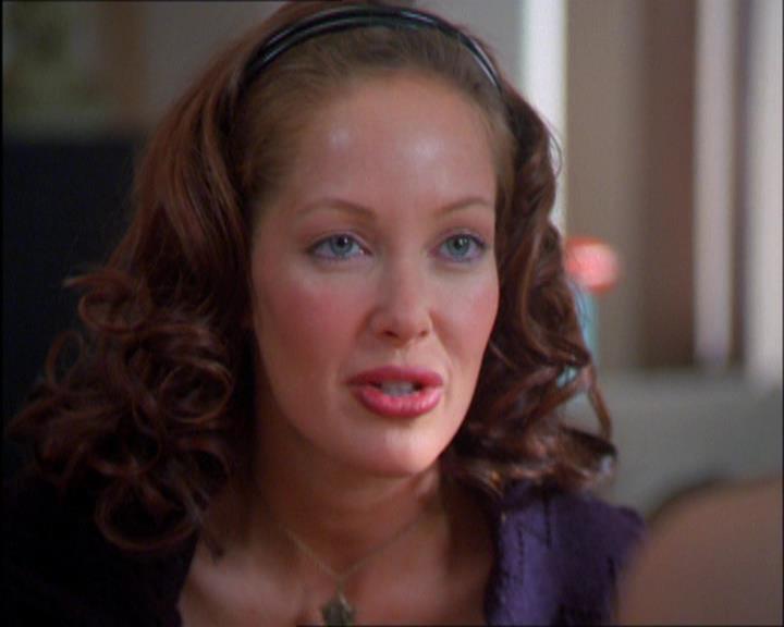 Charmed-Online_dot_net-2x03ThePaintedWorld0649.jpg