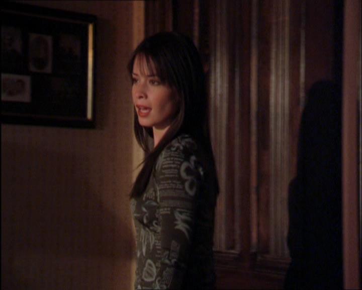 Charmed-Online_dot_net-2x03ThePaintedWorld0683.jpg
