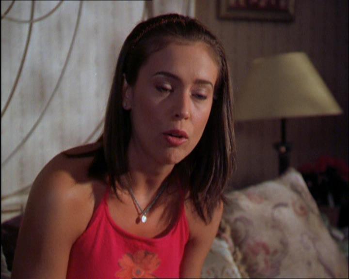 Charmed-Online_dot_net-2x03ThePaintedWorld0705.jpg Charmed-Online_dot_net-2x03ThePaintedWorld0705.jpg