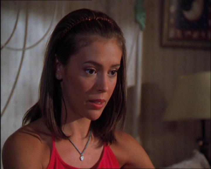 Charmed-Online_dot_net-2x03ThePaintedWorld0807.jpg Charmed-Online_dot_net-2x03ThePaintedWorld0807.jpg