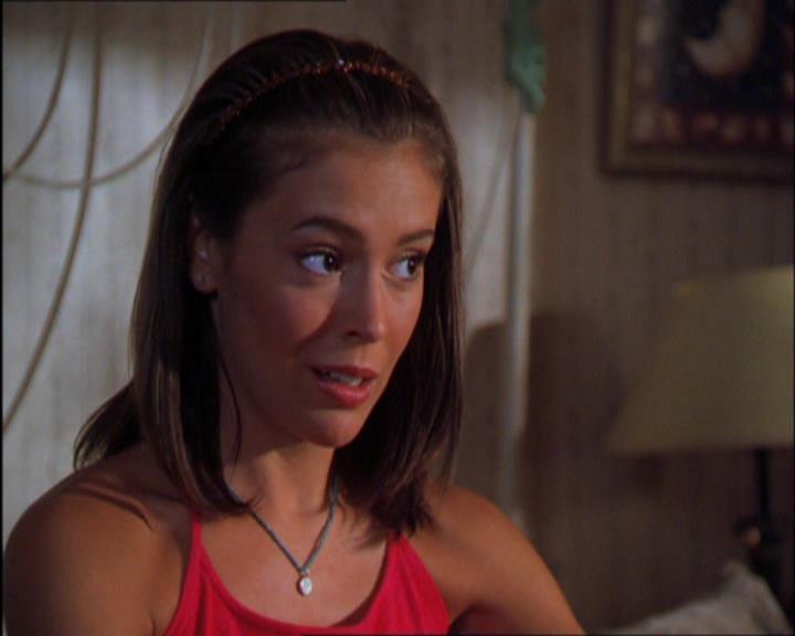 Charmed-Online_dot_net-2x03ThePaintedWorld0809.jpg