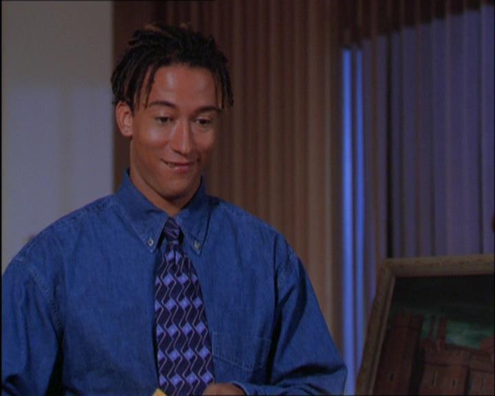 Charmed-Online_dot_net-2x03ThePaintedWorld0822.jpg