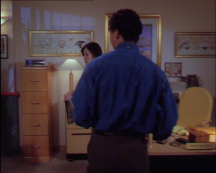 Charmed-Online_dot_net-2x03ThePaintedWorld0831.jpg