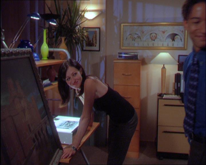 Charmed-Online_dot_net-2x03ThePaintedWorld0854.jpg