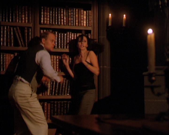 Charmed-Online_dot_net-2x03ThePaintedWorld0947.jpg