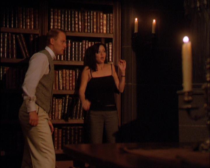 Charmed-Online_dot_net-2x03ThePaintedWorld0949.jpg