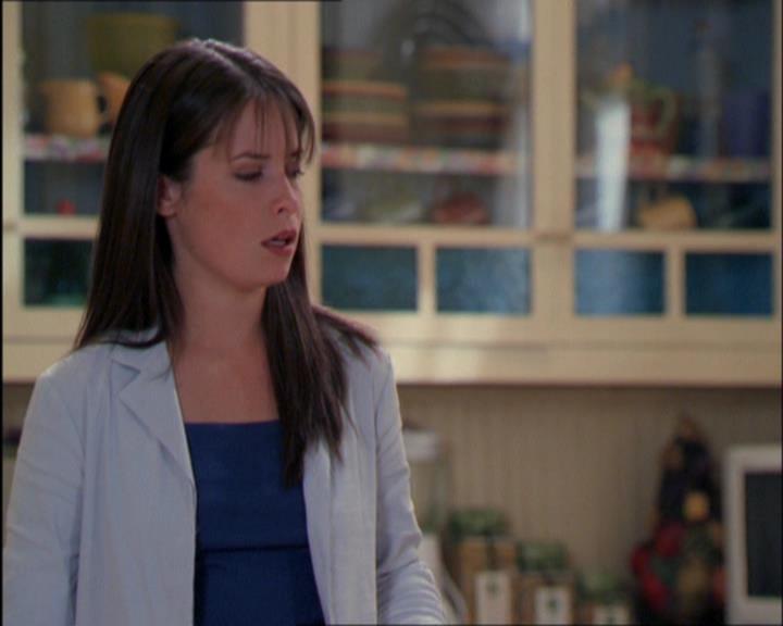 Charmed-Online_dot_net-2x03ThePaintedWorld0977.jpg