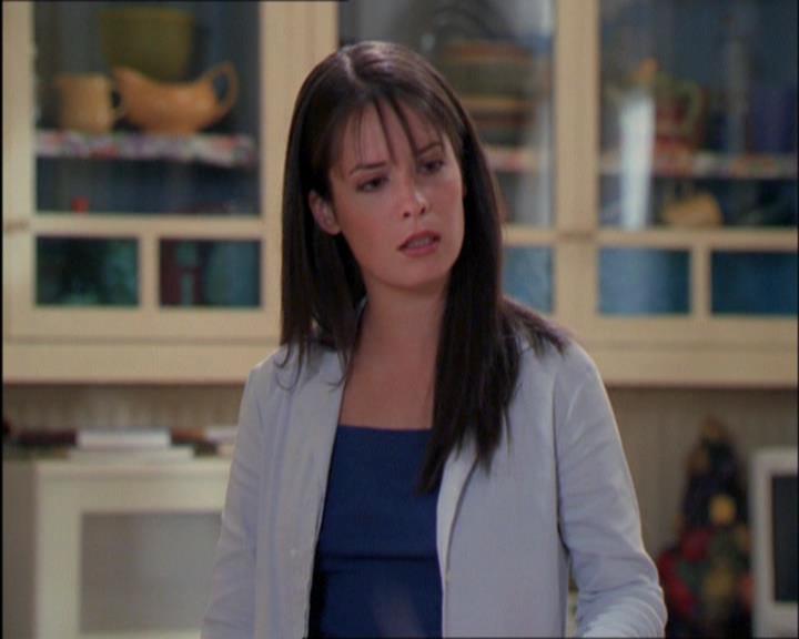 Charmed-Online_dot_net-2x03ThePaintedWorld0979.jpg