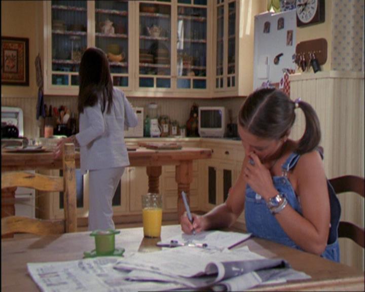 Charmed-Online_dot_net-2x03ThePaintedWorld0985.jpg