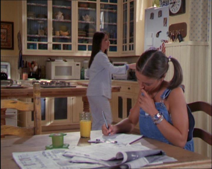 Charmed-Online_dot_net-2x03ThePaintedWorld0987.jpg