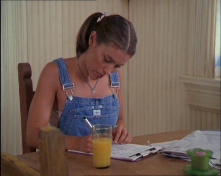 Charmed-Online_dot_net-2x03ThePaintedWorld0991.jpg