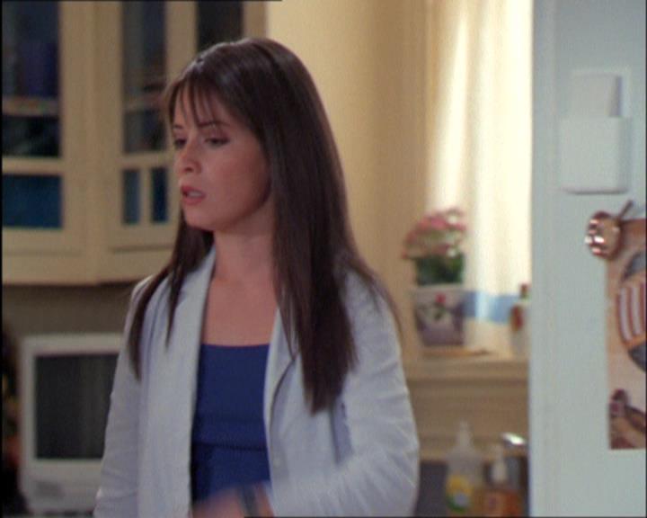 Charmed-Online_dot_net-2x03ThePaintedWorld0992.jpg