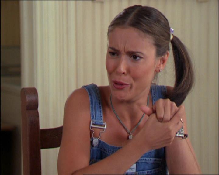 Charmed-Online_dot_net-2x03ThePaintedWorld1042.jpg