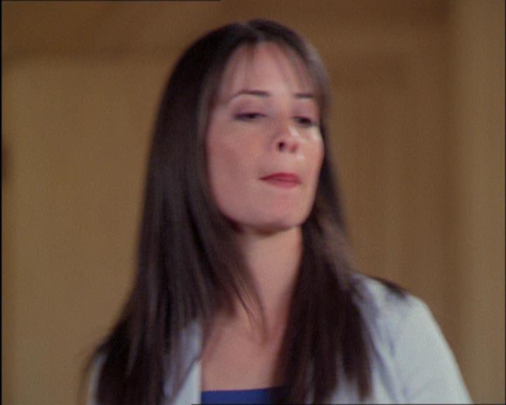 Charmed-Online_dot_net-2x03ThePaintedWorld1048.jpg