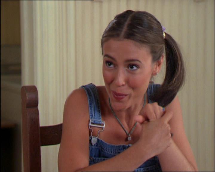 Charmed-Online_dot_net-2x03ThePaintedWorld1053.jpg